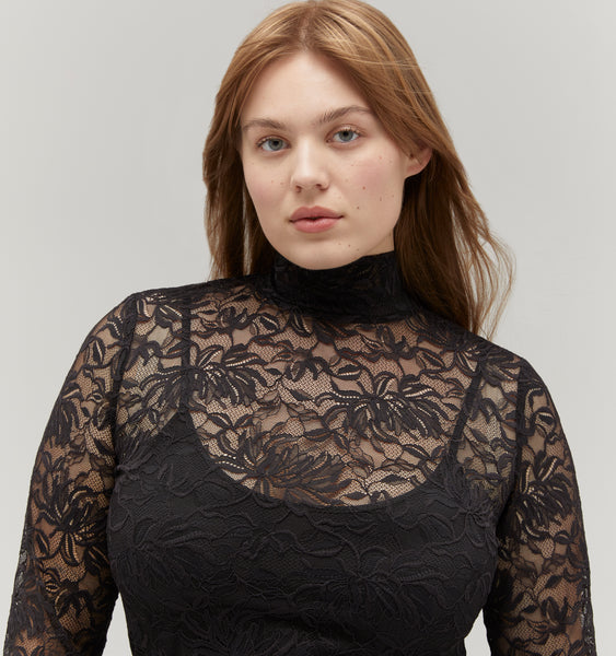 The Pia Top Black Lace