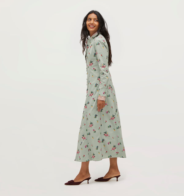 Palak wears a size XS in the Sage Ikat Floral Taffeta color: Sage Ikat Floral Taffeta