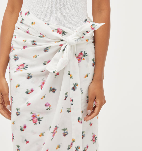 Palak wears a size XS in Ivory Ikat color: Ivory Ikat