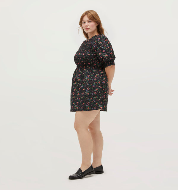 Lulu wears a size XL in the Multi Berry Taffeta color: Multi Berry Taffeta
