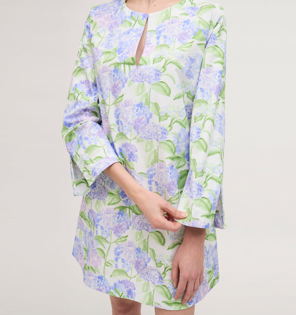 Lillian wears a size XS In the Blue Hydrangea Cotton color: Blue Hydrangea Cotton