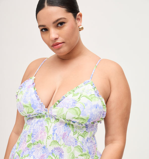 Hayley wears a size XL in the Blue Hydrangea Crepe color: Blue Hydrangea Crepe