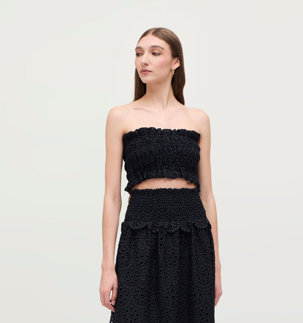 Lillian wears a size XS in the Black Scallop Lace color: Black Scallop Lace