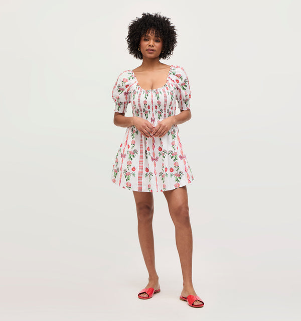 Na’Jeen wears a size S in the Red Shell Vine Stripe Cotton color: Red Shell Vine Stripe Cotton