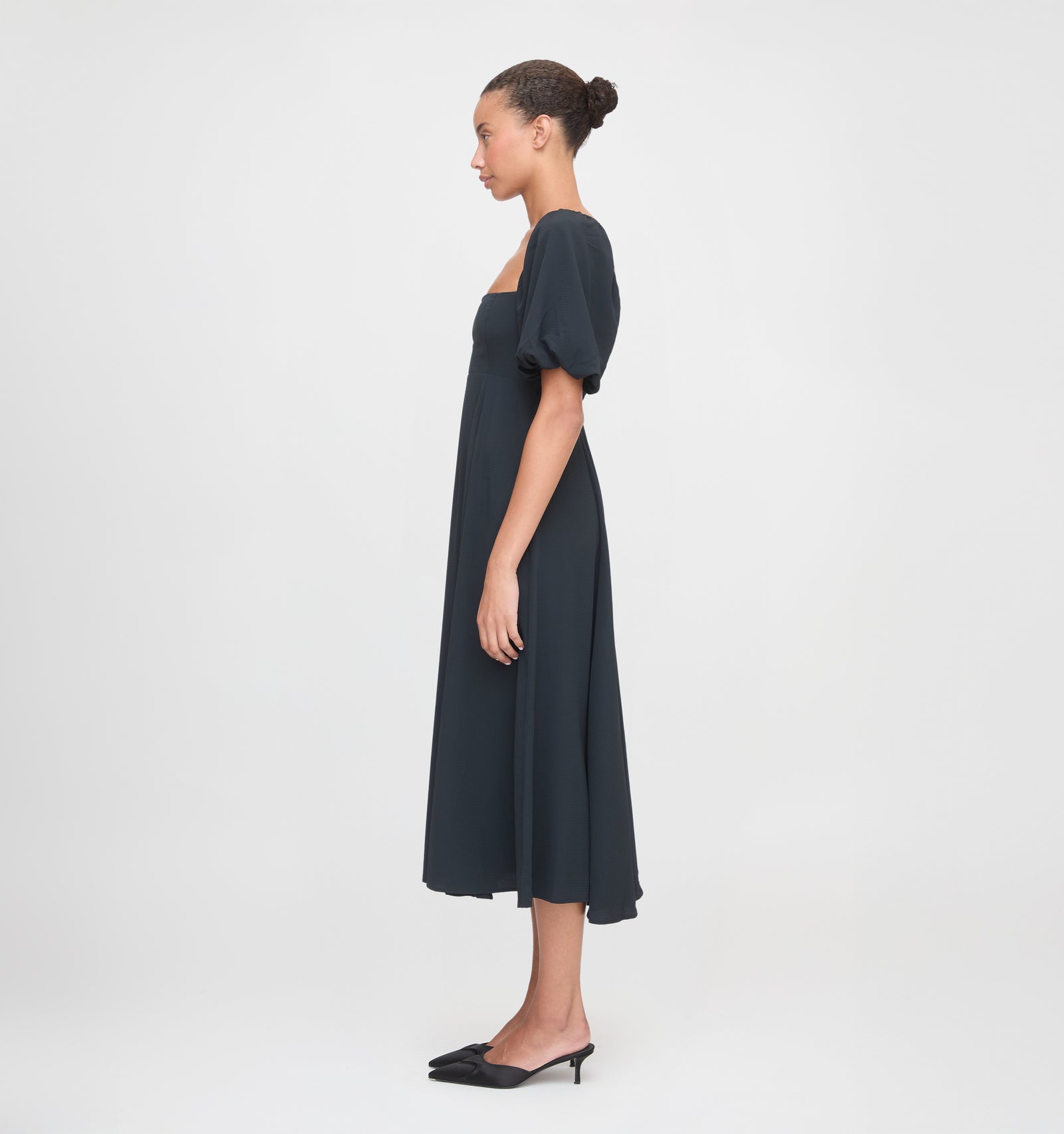 black crepe dress self-portrait 'Black CrPe Flower Maxi' playful touch to this refined silhouette Flattering fitted bodice flows into a graceful flared skirt for a timeless silhouette Open back design creates a striking profile that commands attention Make a captivating entrance at your next special occasion in this stunning Coast midi dress Black Bridesmaid Dress Crepe Size