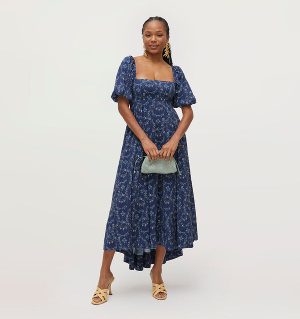 Na’Jeen wears a size S in the Charm Scallop color: Charm Scallop 