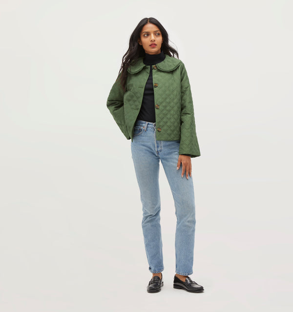 Palak is 5' 9.5" and wears a size XS in the Leaf Green color: Leaf Green