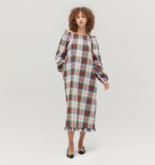 Gabriella is 5' 9.5" and wears a size XS in the Multi Tartan color: Multi Tartan 
