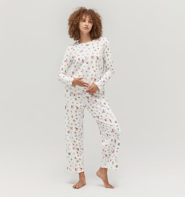 Gabriella is 5' 9.5" and wears a size XS in the Skier’s Delight color: Skier’s Delight