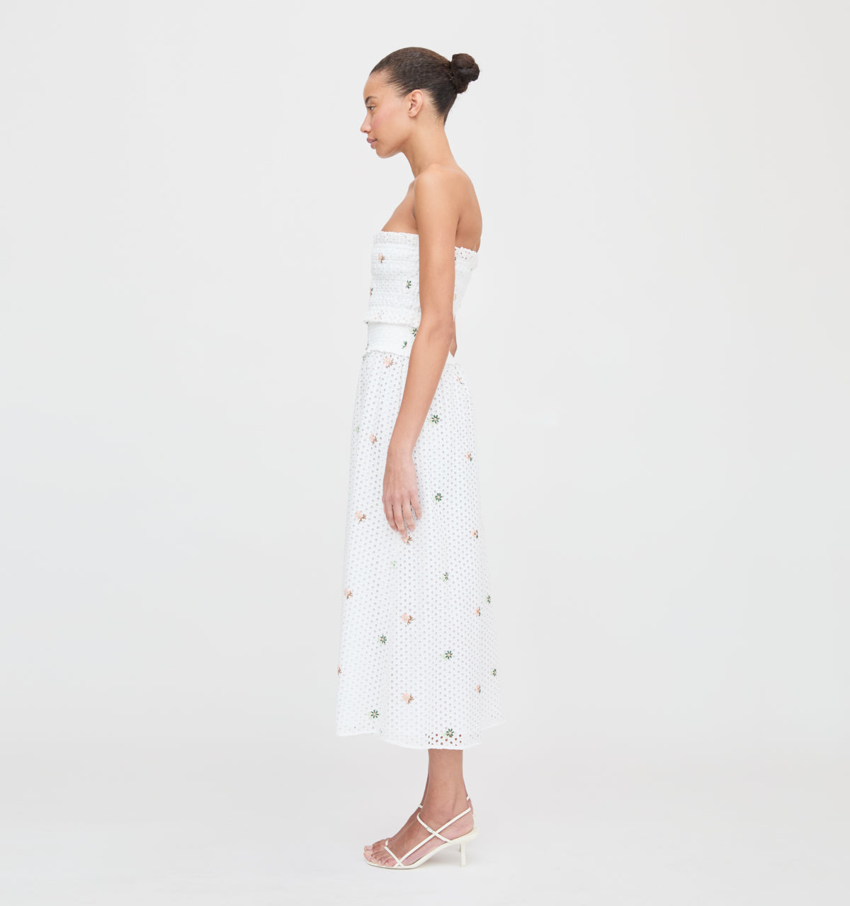 The Delphine Nap Skirt - White Daisy Eyelet