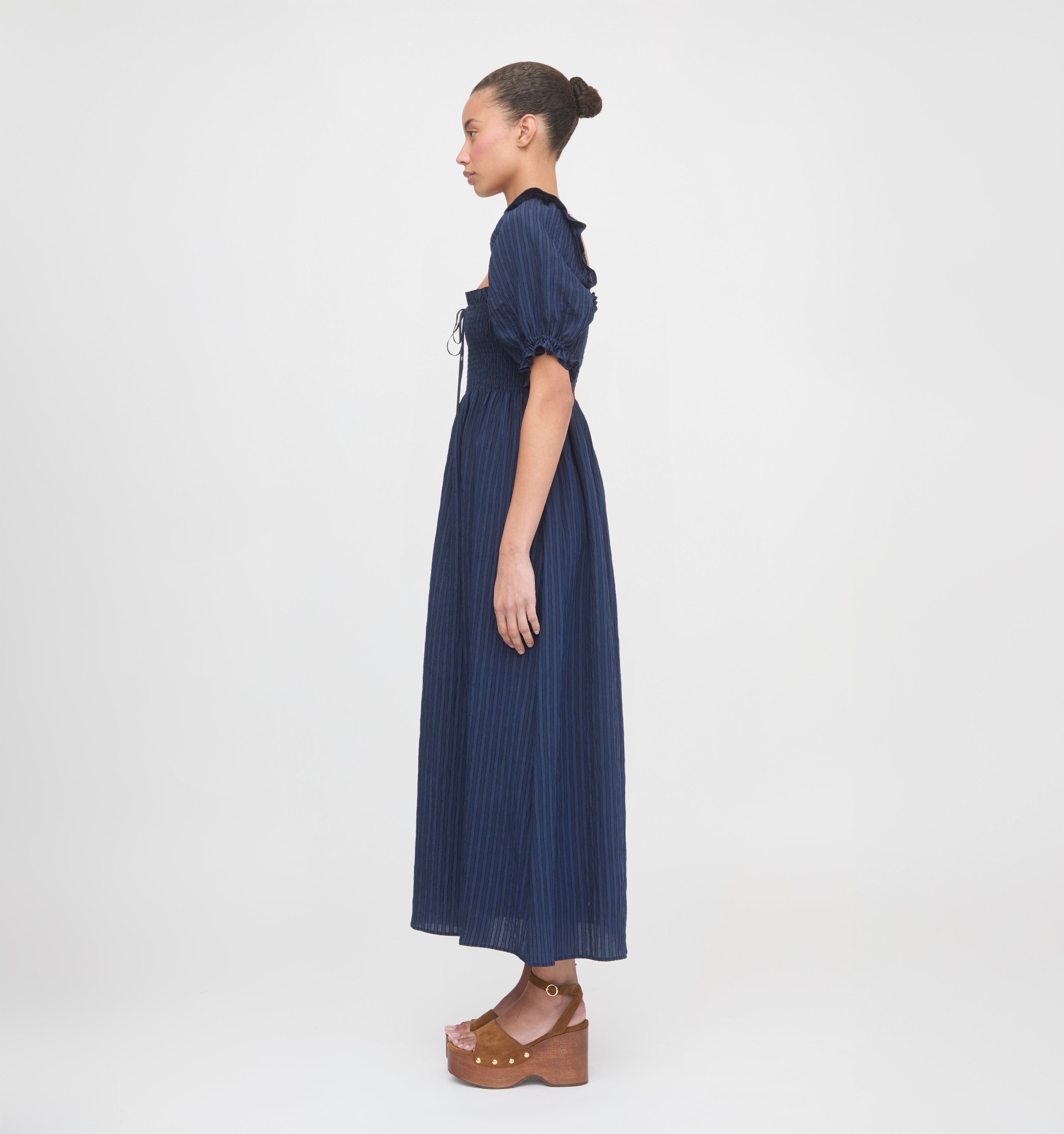 The Scarlett Nap Dress - Navy Tonal Seersucker – Hill House Home