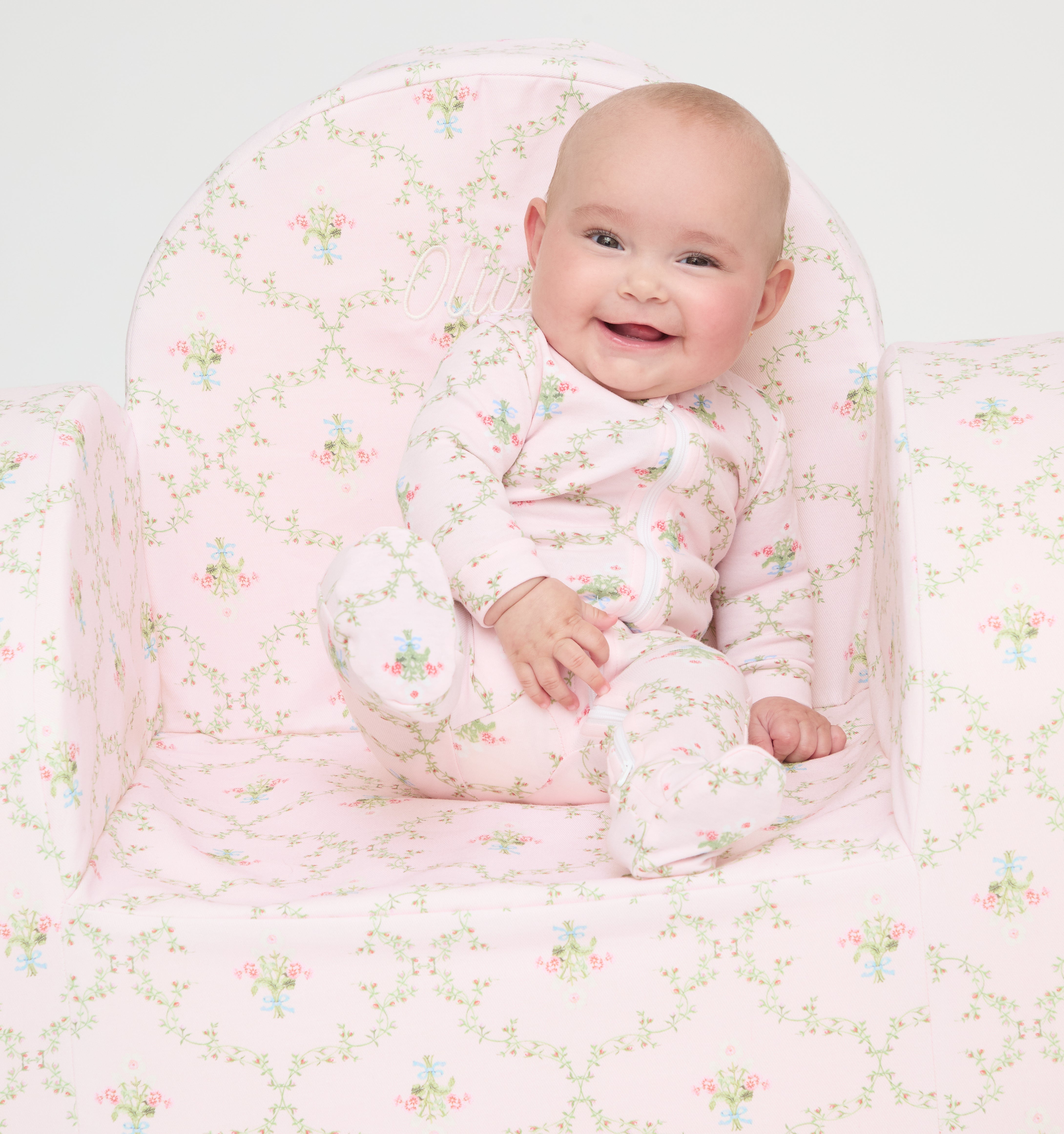 The Hill House x Nestig Hop Mini Chair - Pink Trellis