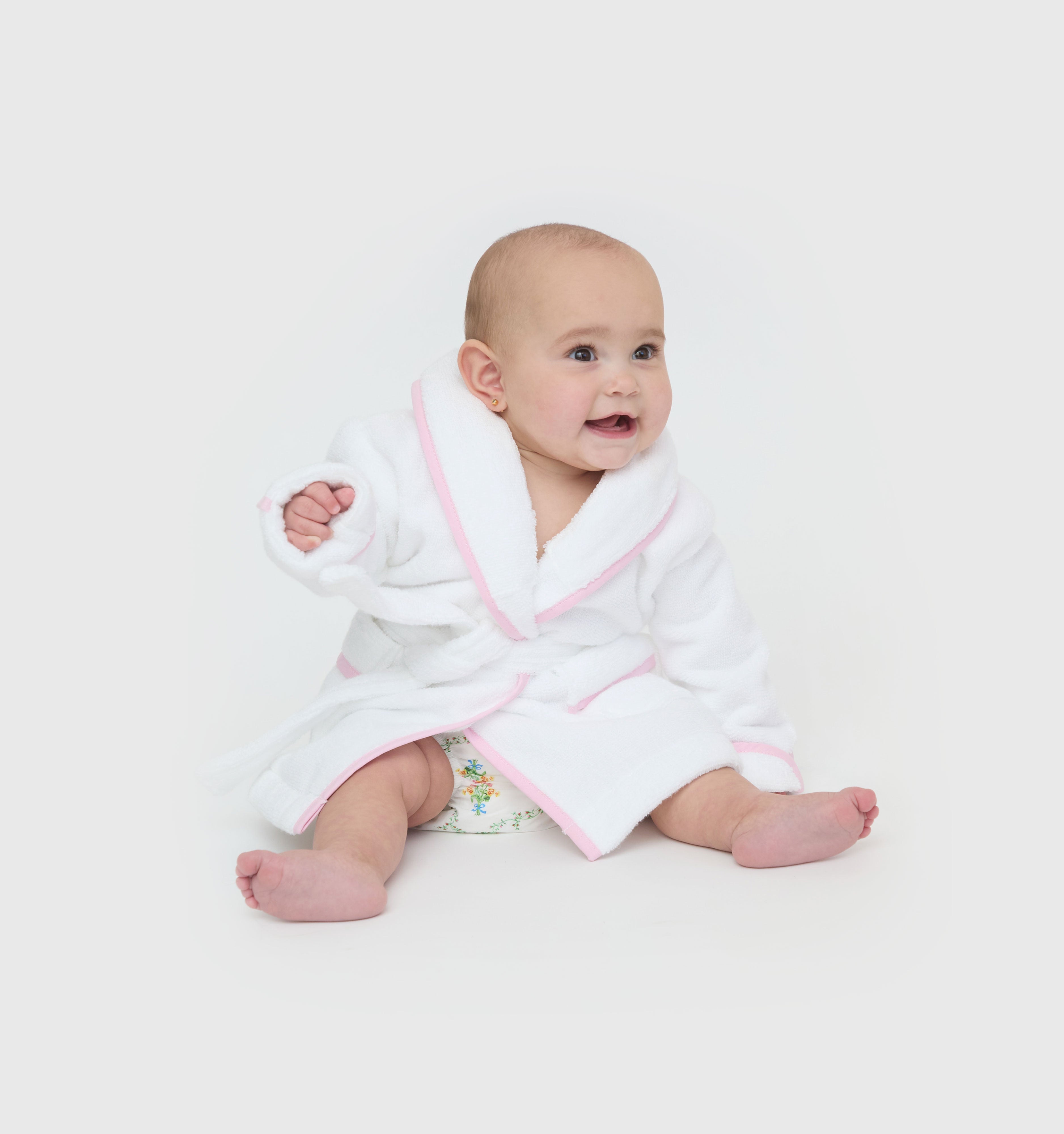 color: White/Light Pink