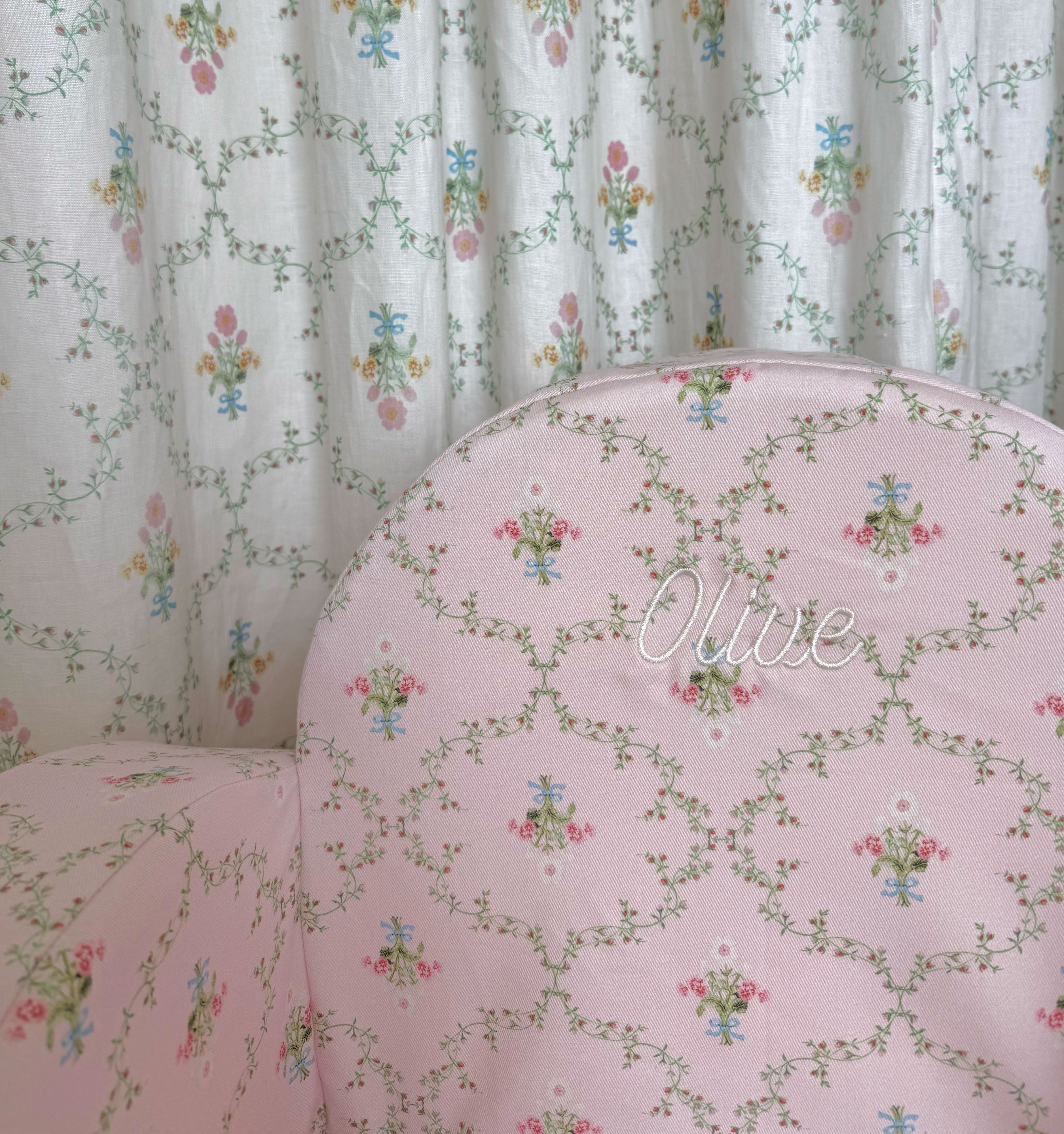 The Hill House x Nestig Hop Mini Chair - Pink Trellis