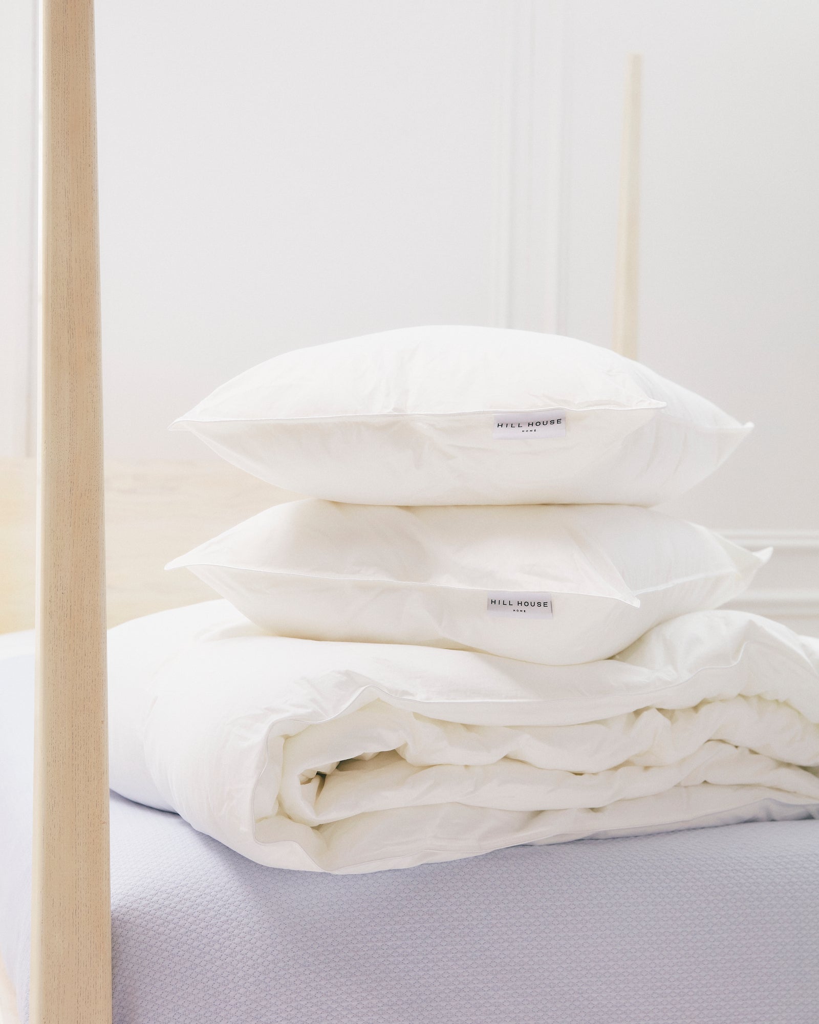 color:white