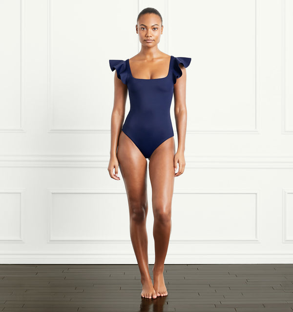 Ange-Marie is 5’10” and wears an XS in the Navy color:navy