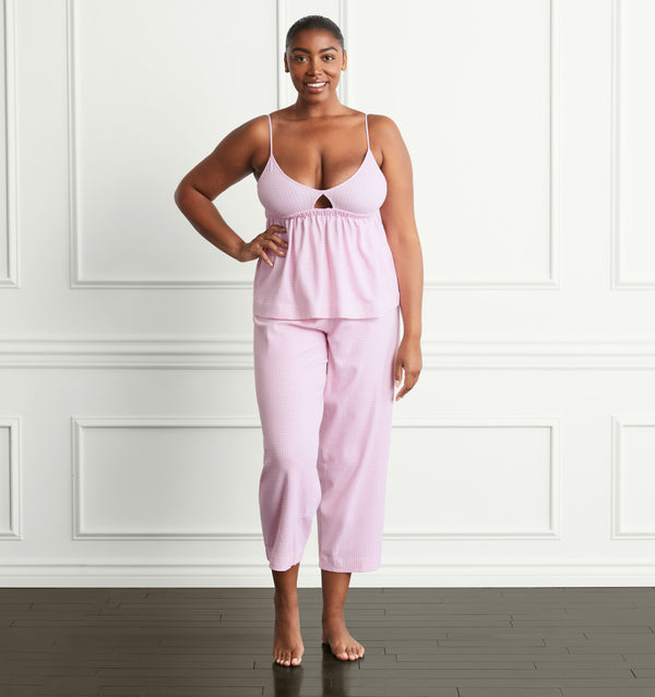 Brianna wears a size L in the Bubblegum Gingham color:bubblegum gingham