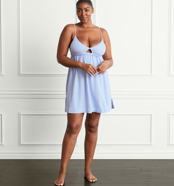 Brianna wears a size L in the Hydrangea Gingham color:hydrangea gingham