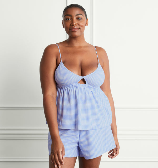 Brianna wears a size L in the Hydrangea Gingham color:hydrangea gingham