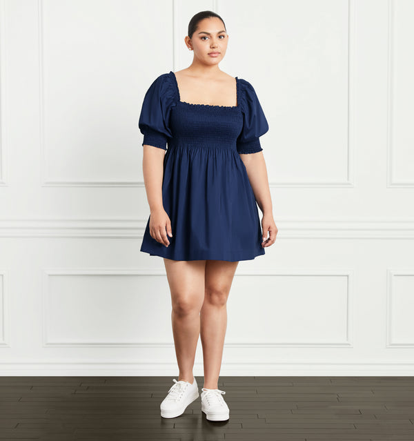 Stephanie wears a size XL in the Navy Cotton color:Classic Navy Cotton