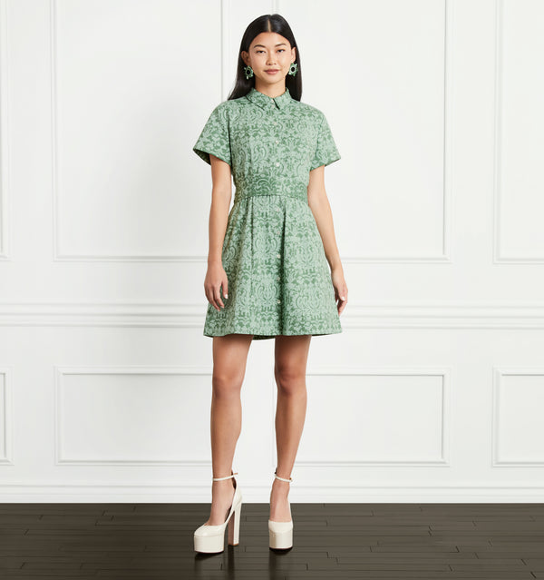 Sophia wears a size XS in the Green Jacquard color:green jacquard