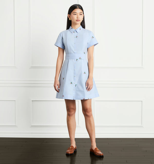 Sophia wears a size XS in the Oxford Blue color:oxford blue