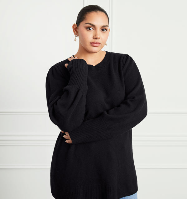 Stephanie wears a size XL in the Black Merino Wool color:black merino wool 