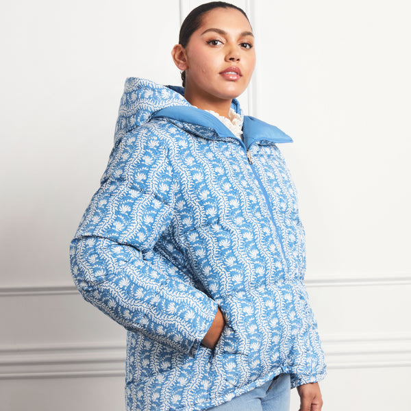 The Reversible Edie Puffer Jacket - Trailing Vine Blue – Hill