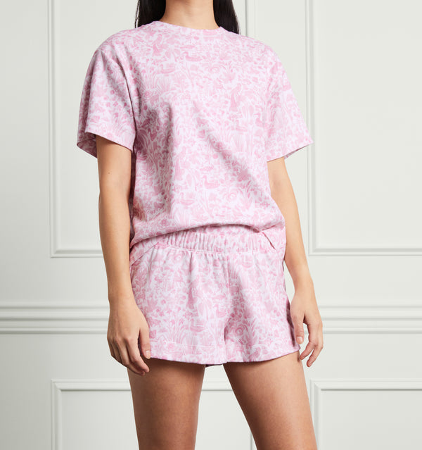 Sophia wears a size XS in the Pink Sherwood Forest color:pink sherwood forest 