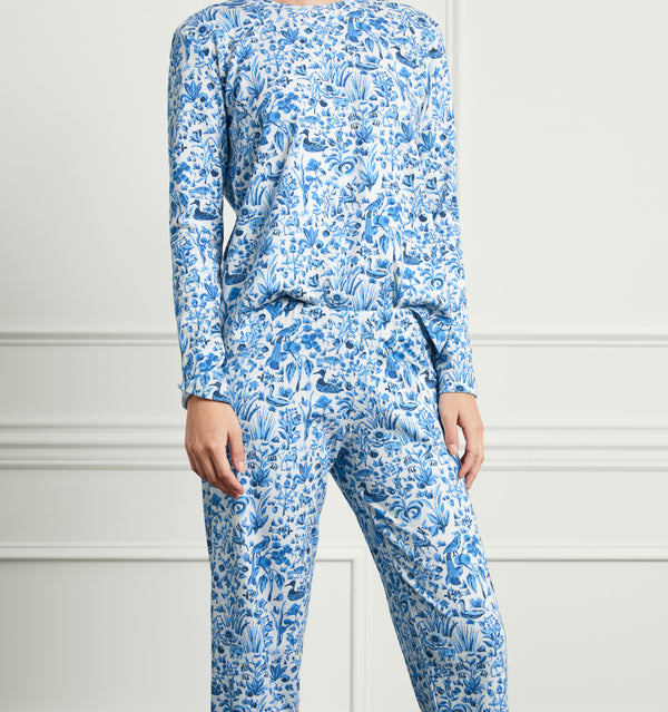 Sophia wears a size XS in the Blue Sherwood Forest color:blue sherwood forest 