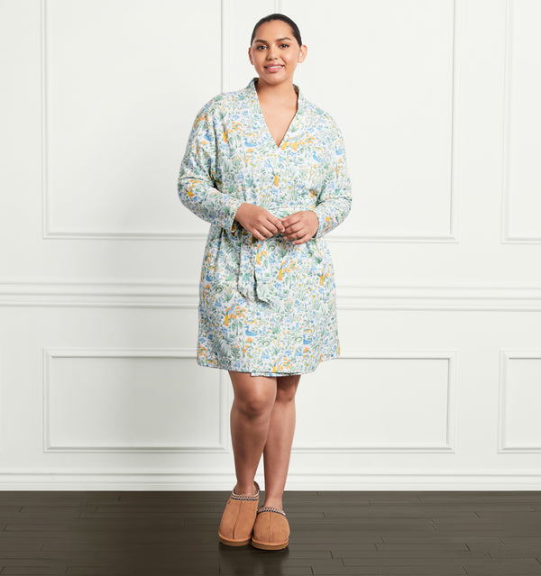 Stephanie wears a size XL in the Multi Sherwood Forest color:multi sherwood forest 