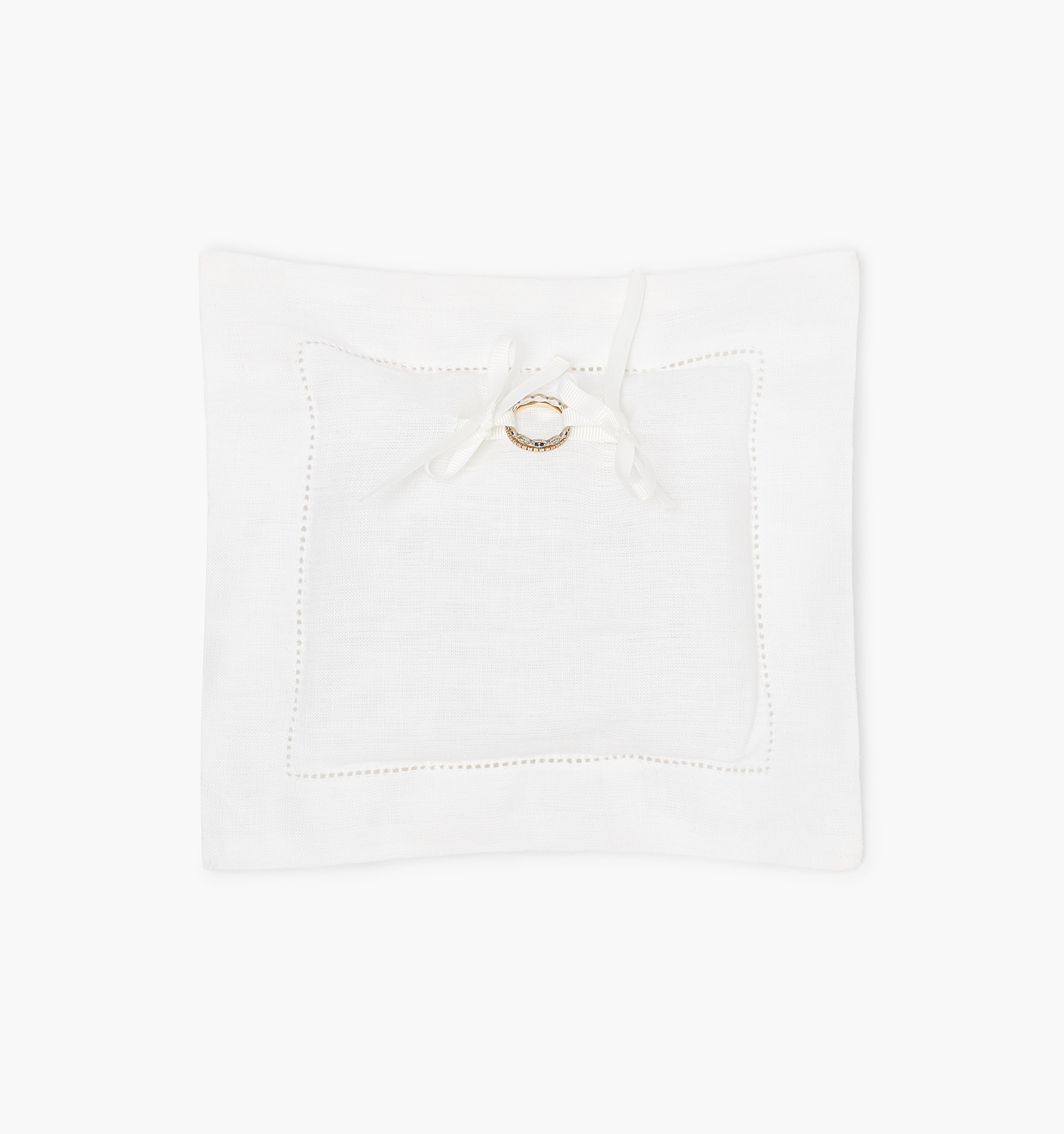 The Ring Pillow color:Pure White