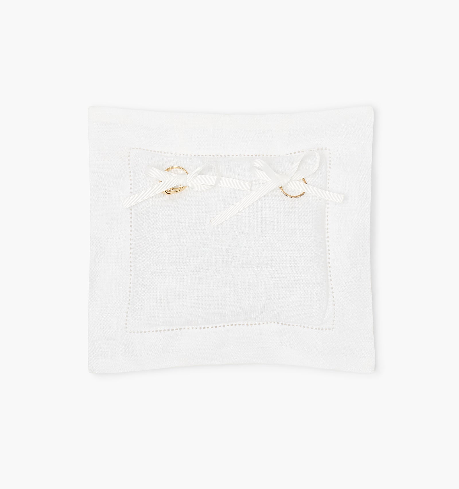 The Ring Pillow color:Pure White