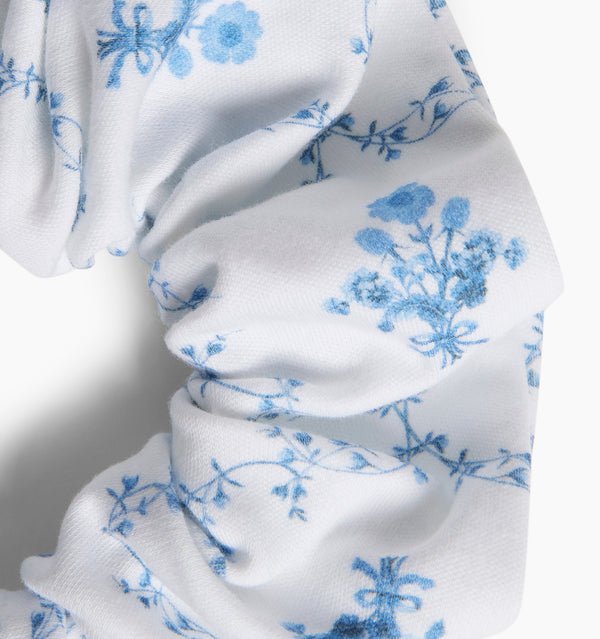 The Interlock Scrunchie - Blue Trellis