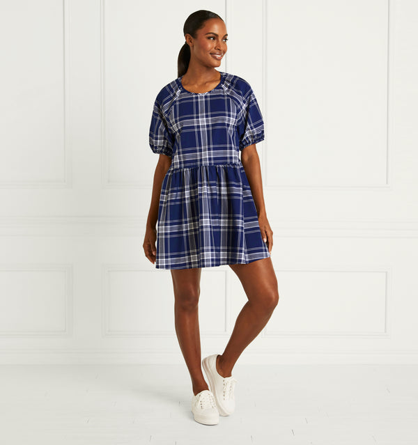 Olivia wears a S in the Navy Spring Plaid color:navy spring plaid