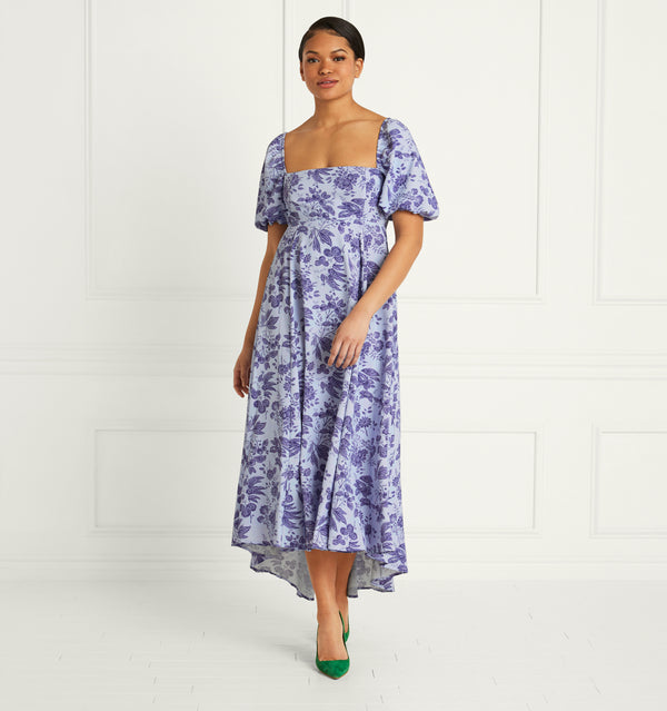 Jasmin wears a M in the Lilac Tonal Floral Crepe color: Lilac Tonal Floral Crepe 