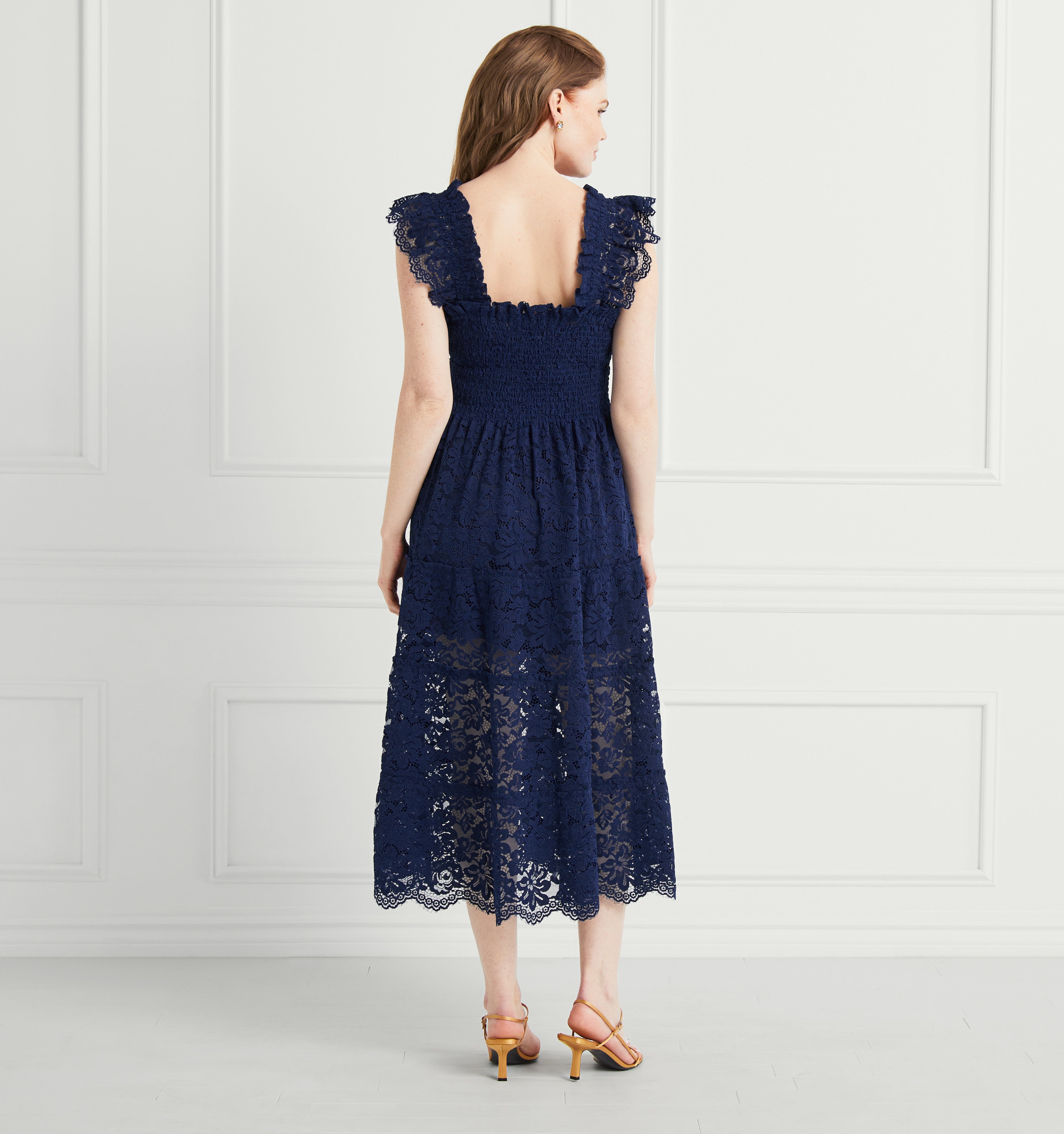 Savannah is 5’8” and wears a size XS in the Navy Lace color:Navy Lace