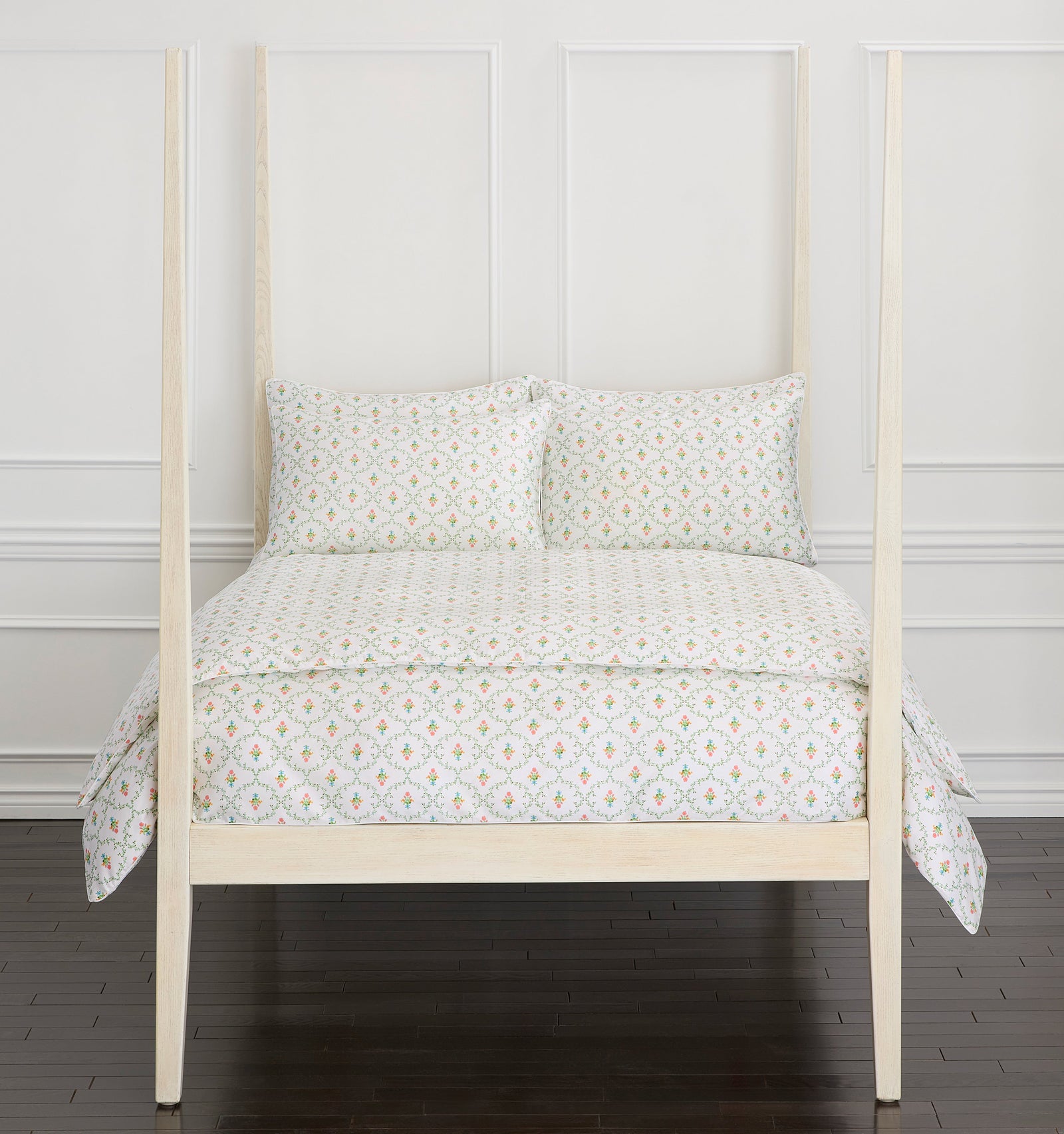 Pastel Trellis Bed Set