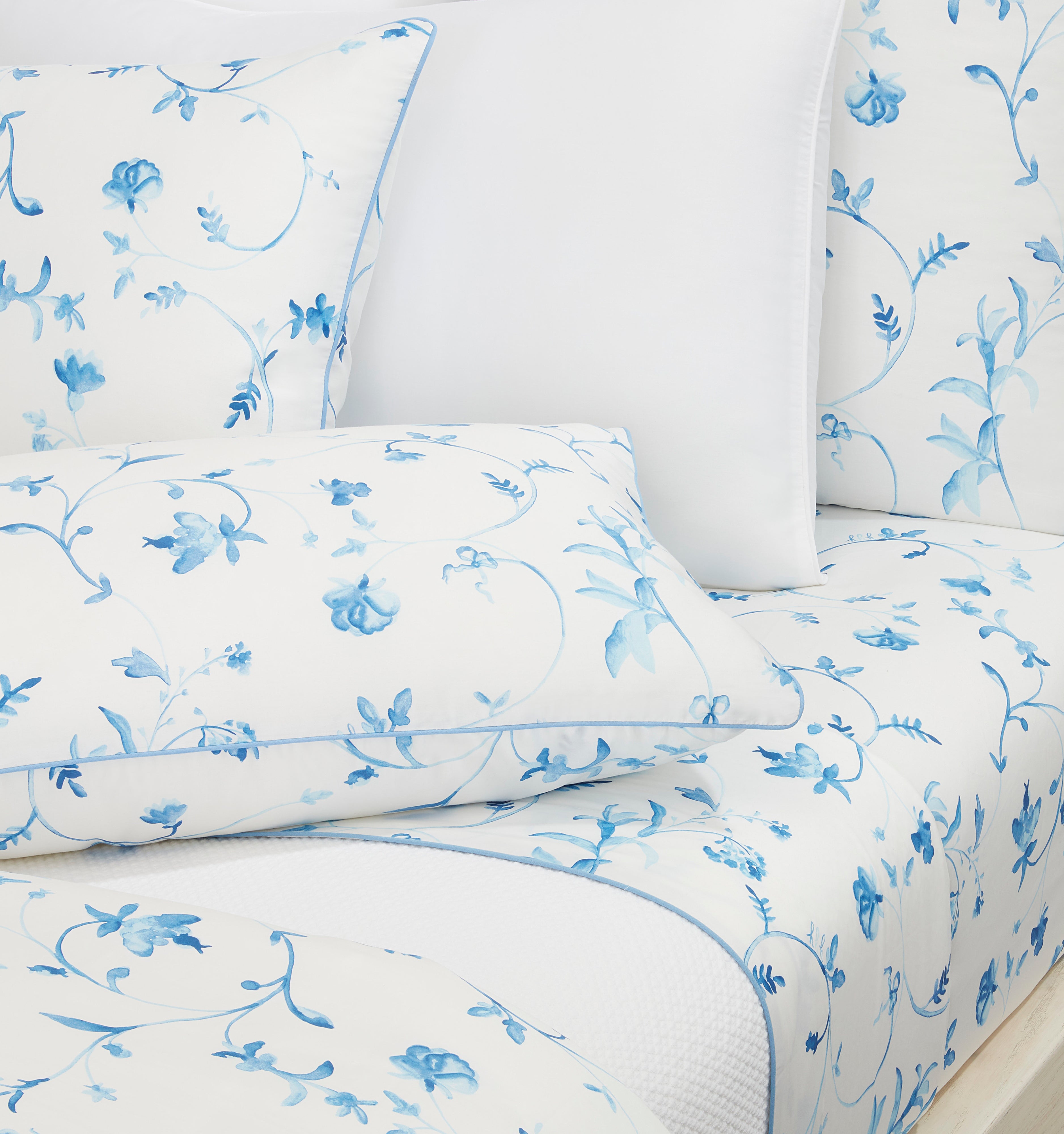 Botanical Duvet Cover color:blue botanical
