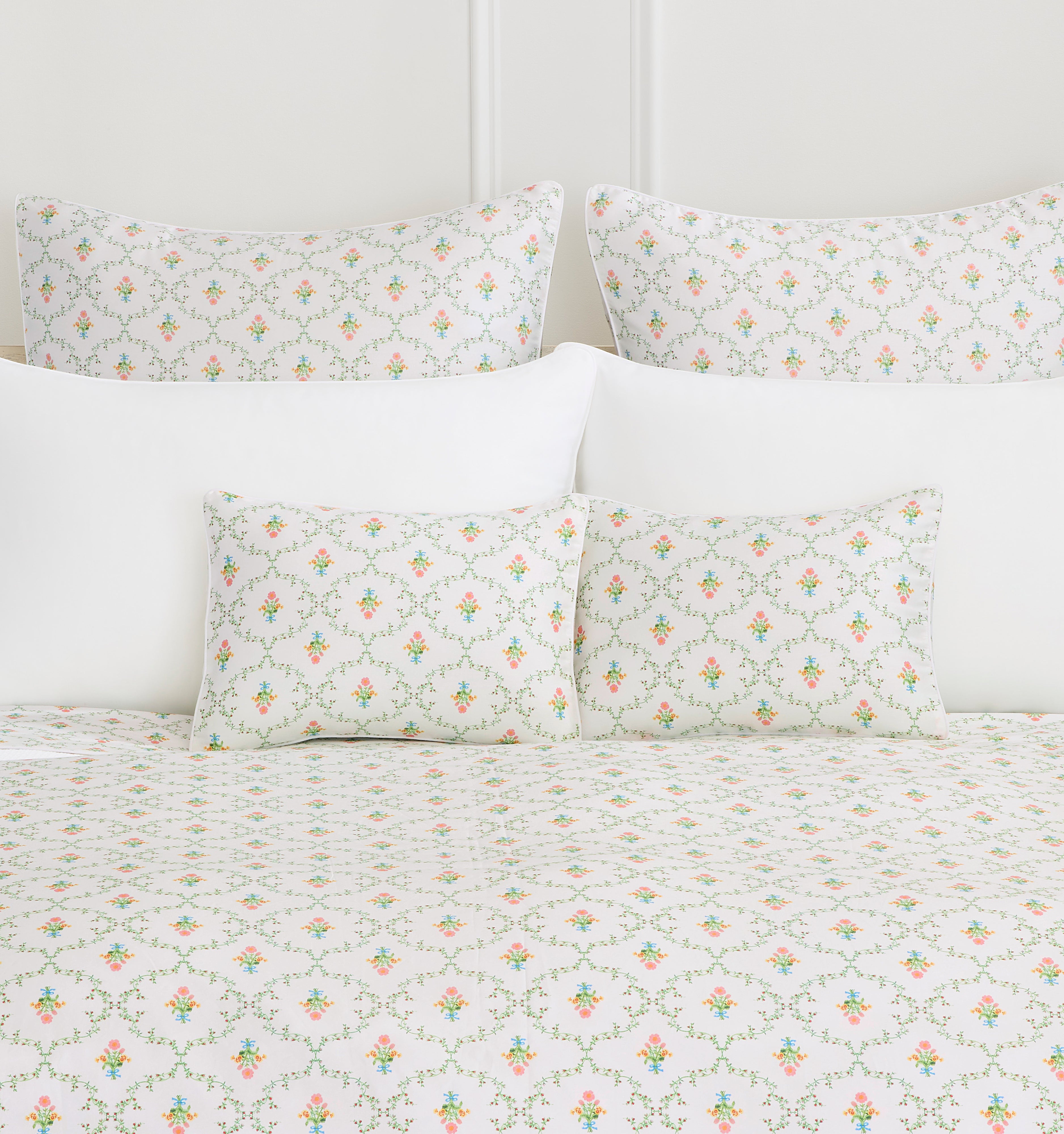 Pastel Trellis Mini Pillowcase color:pastel trellis