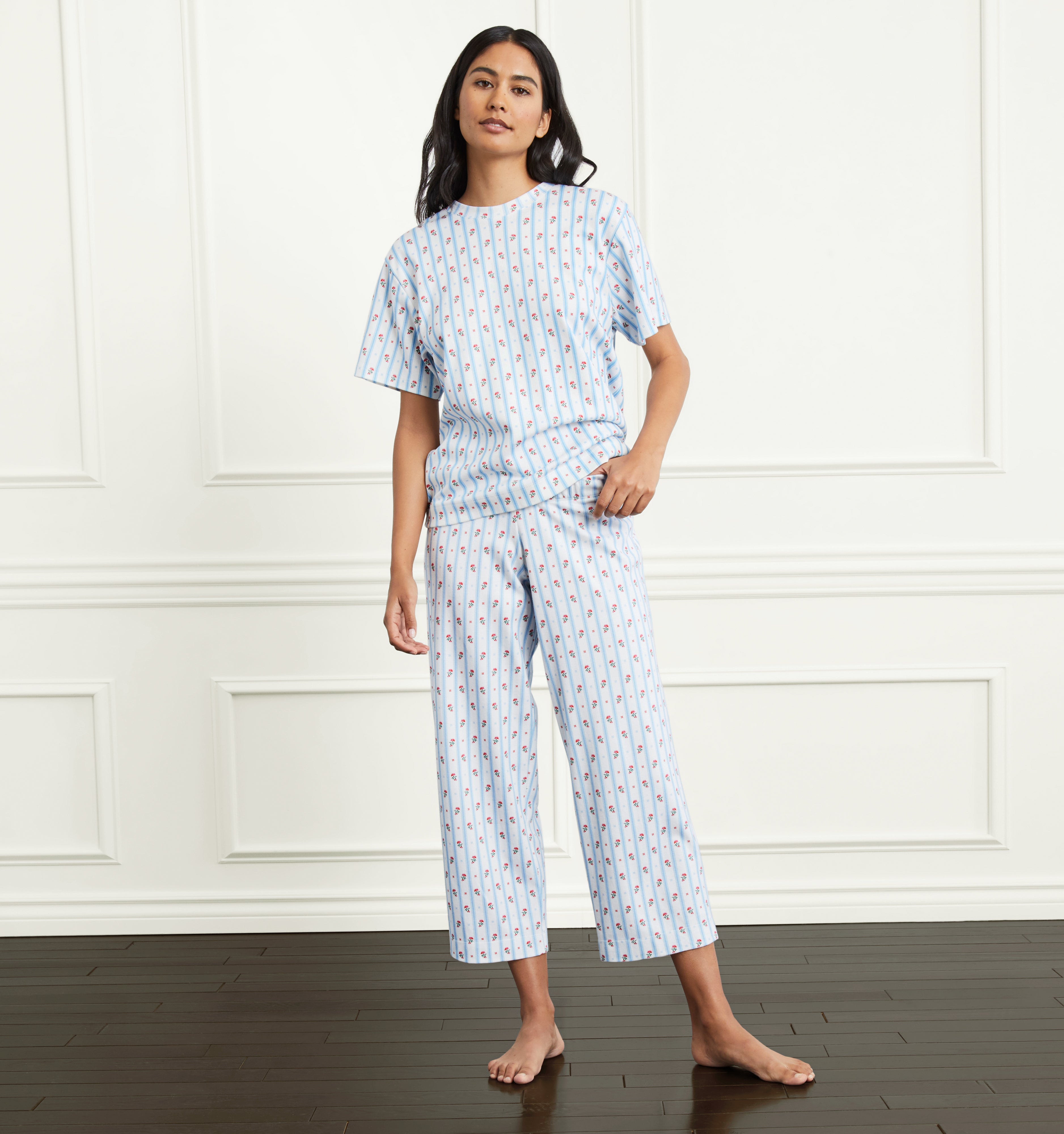 Ashika is 5’9.5” and wears an XS in the Floral Stripe color:floral stripe