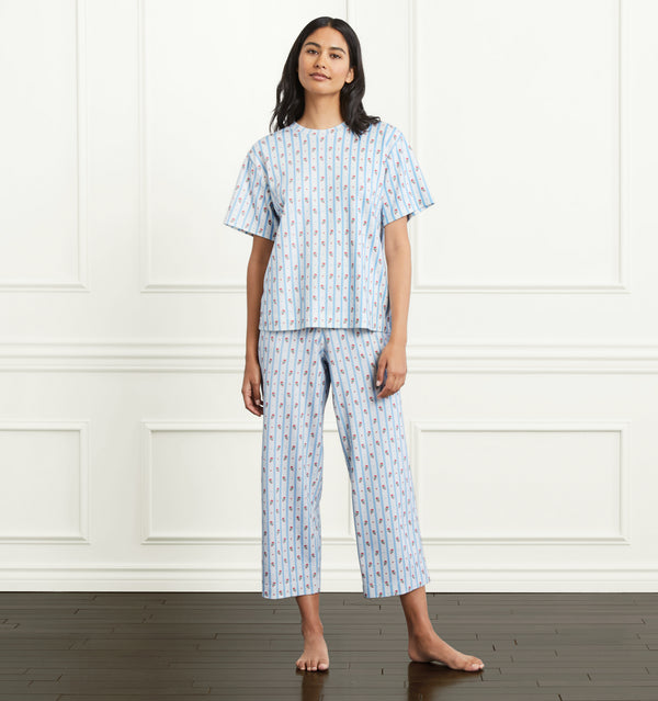 Ashika is 5’9.5” and wears an XS in the Floral Stripe color:floral stripe