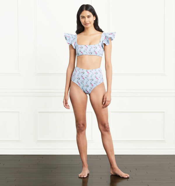 Ashika is 5'9.5" and wears an XS in the Pond Floral color:pond floral